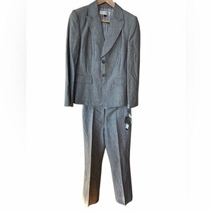 🩶NWT Tahari Levine Women's Linen Blend Gray Suit size 6. Stunning 2 piece suit